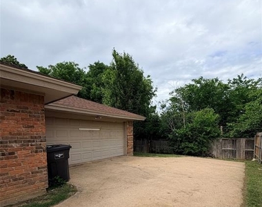 7223 Fuller Circle - Photo Thumbnail 2