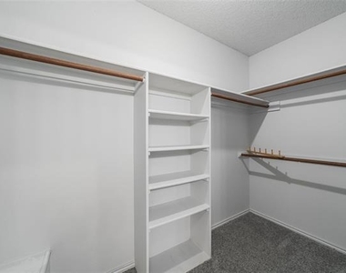 6310 Azalea Drive - Photo Thumbnail 9