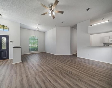 6310 Azalea Drive - Photo Thumbnail 4