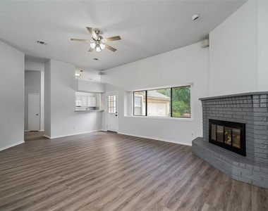 6310 Azalea Drive - Photo Thumbnail 5