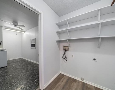 6310 Azalea Drive - Photo Thumbnail 8