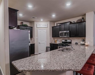 562 Jamestown Lane - Photo Thumbnail 1