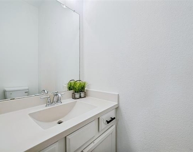 851 Forest Street - Photo Thumbnail 17