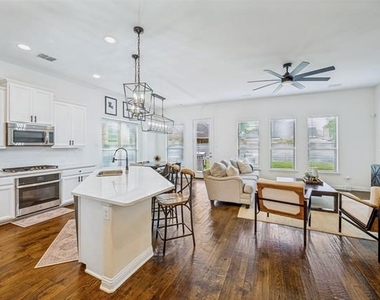 851 Forest Street - Photo Thumbnail 4