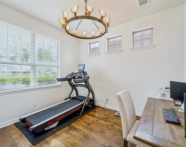 851 Forest Street - Photo Thumbnail 21