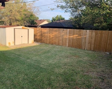 719 Bluebonnet Drive - Photo Thumbnail 9