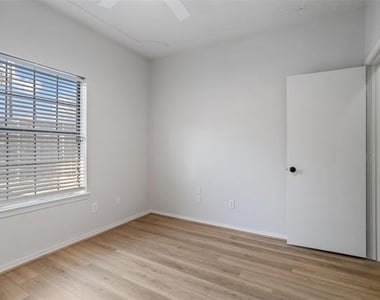 4313 Flamingo Way - Photo Thumbnail 19