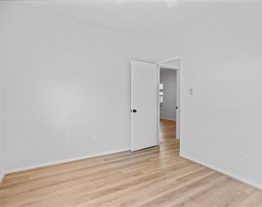 4313 Flamingo Way - Photo Thumbnail 18