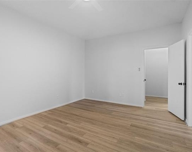 4313 Flamingo Way - Photo Thumbnail 25