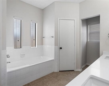4313 Flamingo Way - Photo Thumbnail 26