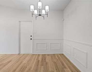 4313 Flamingo Way - Photo Thumbnail 9