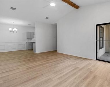 4313 Flamingo Way - Photo Thumbnail 7