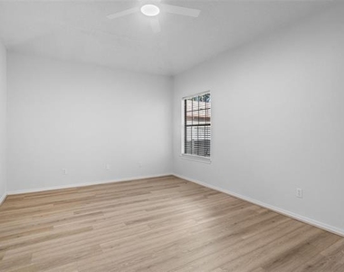4313 Flamingo Way - Photo Thumbnail 21