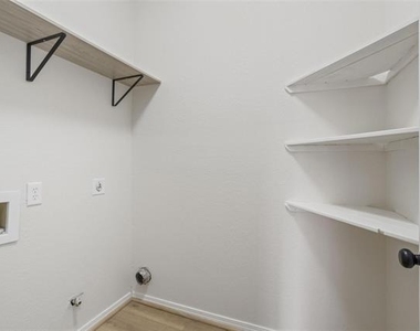 4313 Flamingo Way - Photo Thumbnail 14