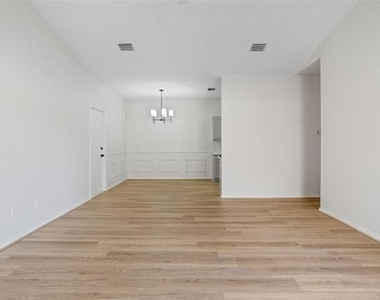 4313 Flamingo Way - Photo Thumbnail 13