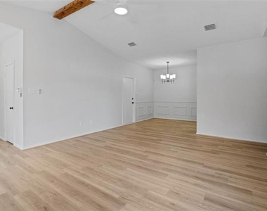 4313 Flamingo Way - Photo Thumbnail 8