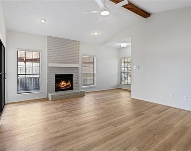 4313 Flamingo Way - Photo Thumbnail 6