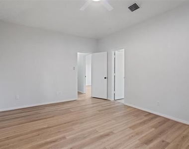 4313 Flamingo Way - Photo Thumbnail 23