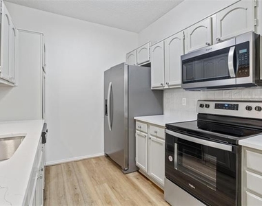 4313 Flamingo Way - Photo Thumbnail 11