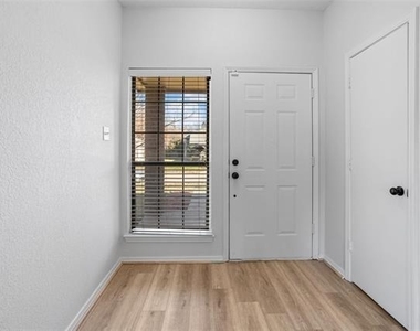 4313 Flamingo Way - Photo Thumbnail 3