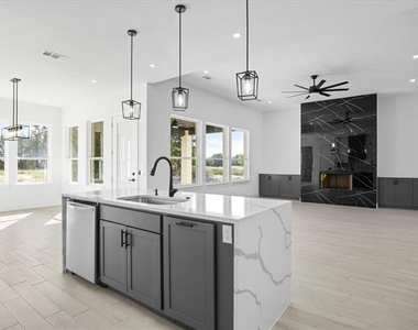 2057 Glenhollow Drive - Photo Thumbnail 8