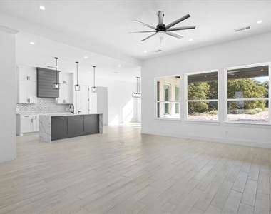 2057 Glenhollow Drive - Photo Thumbnail 7