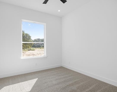 2057 Glenhollow Drive - Photo Thumbnail 18