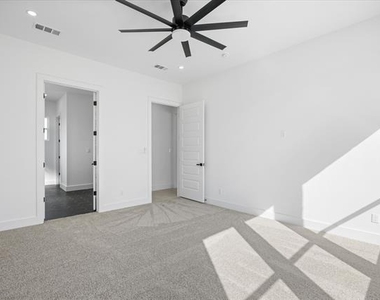 2057 Glenhollow Drive - Photo Thumbnail 20