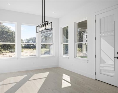 2057 Glenhollow Drive - Photo Thumbnail 10