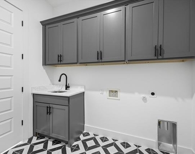 2057 Glenhollow Drive - Photo Thumbnail 28