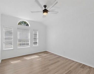 2302 Dana Drive - Photo Thumbnail 32