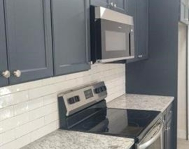 2302 Dana Drive - Photo Thumbnail 6
