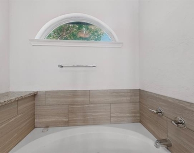 2302 Dana Drive - Photo Thumbnail 25