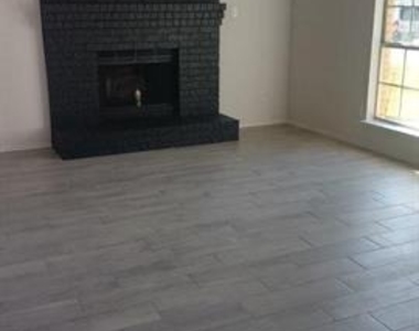 2302 Dana Drive - Photo Thumbnail 3