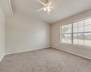 1013 Parkway Terrace - Photo Thumbnail 14