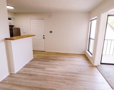 2309 Balsam - Photo Thumbnail 3
