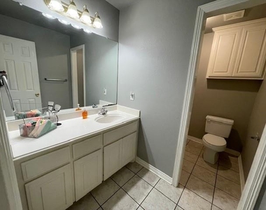 102 Lum Lane - Photo Thumbnail 11