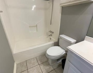 102 Lum Lane - Photo Thumbnail 7