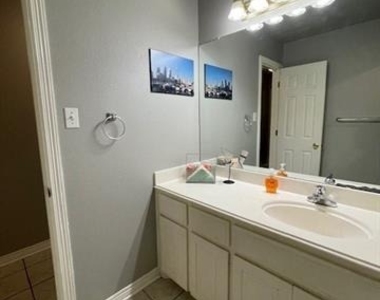 102 Lum Lane - Photo Thumbnail 12