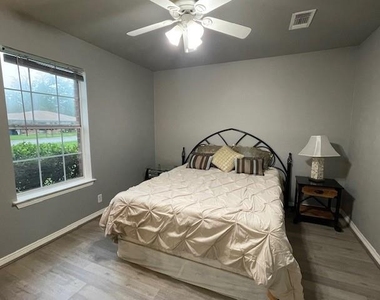 102 Lum Lane - Photo Thumbnail 6