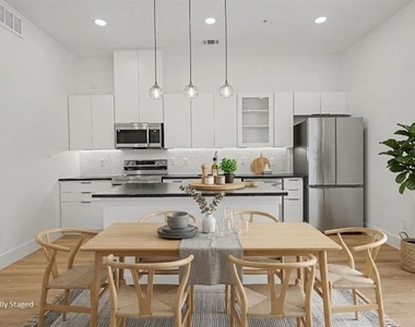 2217 N Fitzhugh Avenue - Photo Thumbnail 10