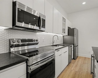 2217 N Fitzhugh Avenue - Photo Thumbnail 16
