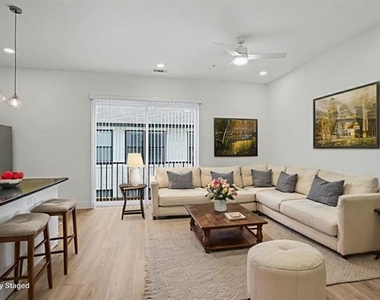 2217 N Fitzhugh Avenue - Photo Thumbnail 5