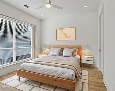 2217 N Fitzhugh Avenue - Photo Thumbnail 12