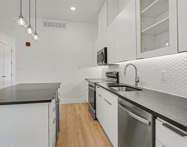 2217 N Fitzhugh Avenue - Photo Thumbnail 17