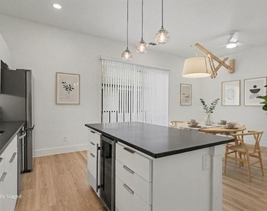 2217 N Fitzhugh Avenue - Photo Thumbnail 9