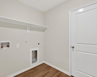 1413 Brook Lane - Photo Thumbnail 18
