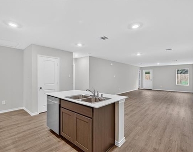 1413 Brook Lane - Photo Thumbnail 6