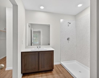 1413 Brook Lane - Photo Thumbnail 15