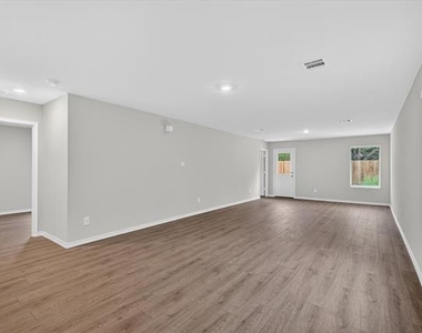 1413 Brook Lane - Photo Thumbnail 9